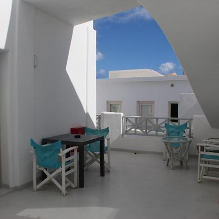 Fira Getaway - Economy Basement Rooms Εξωτερικό φωτογραφία