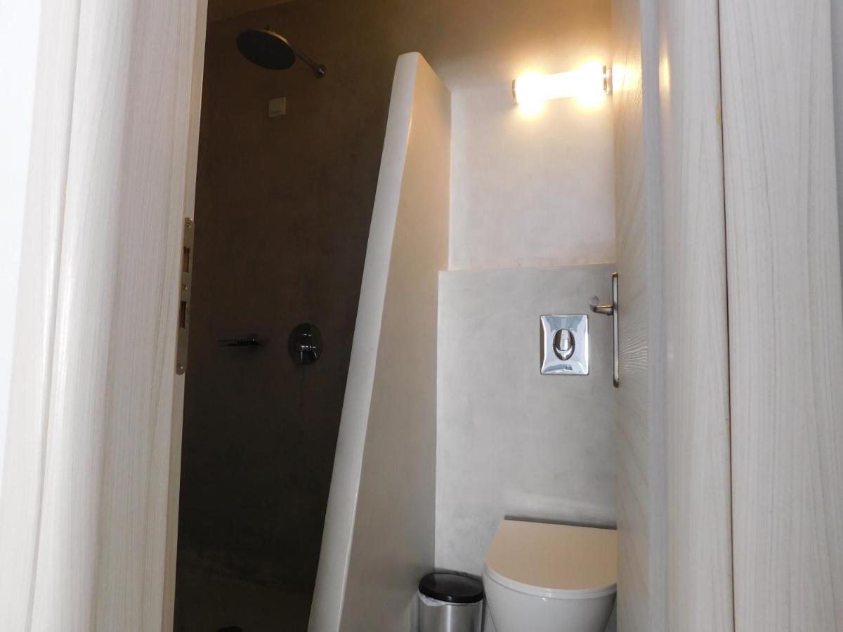 Fira Getaway - Economy Basement Rooms Εξωτερικό φωτογραφία