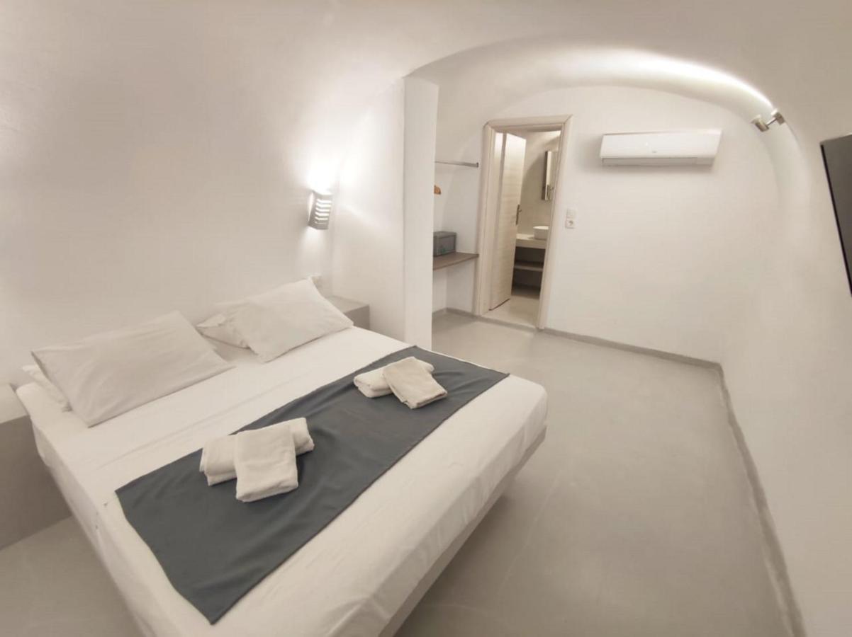 Fira Getaway - Economy Basement Rooms Εξωτερικό φωτογραφία