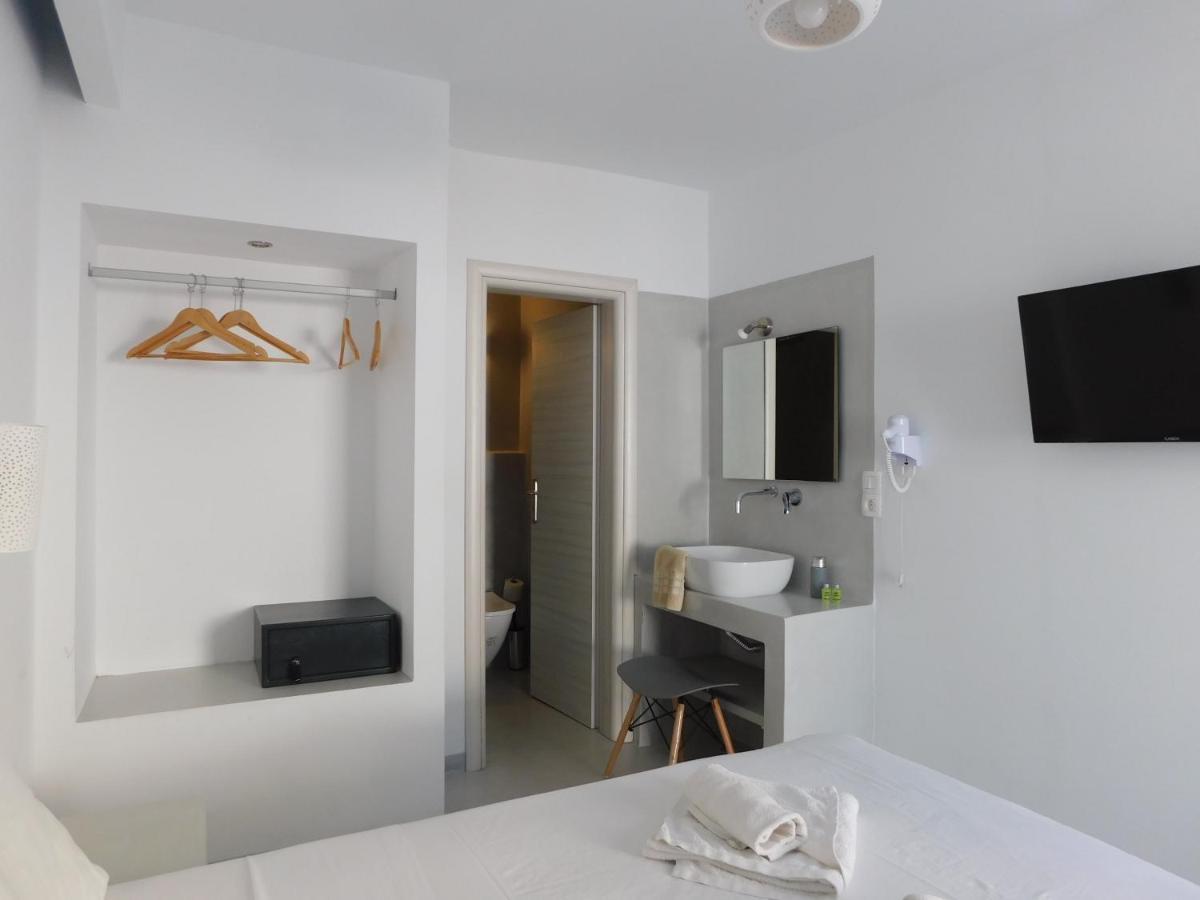 Fira Getaway - Economy Basement Rooms Εξωτερικό φωτογραφία